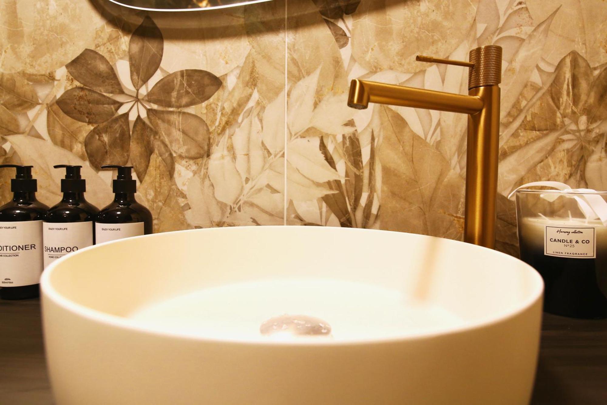 Flower Suite And Spa La Seyne-sur-Mer Buitenkant foto